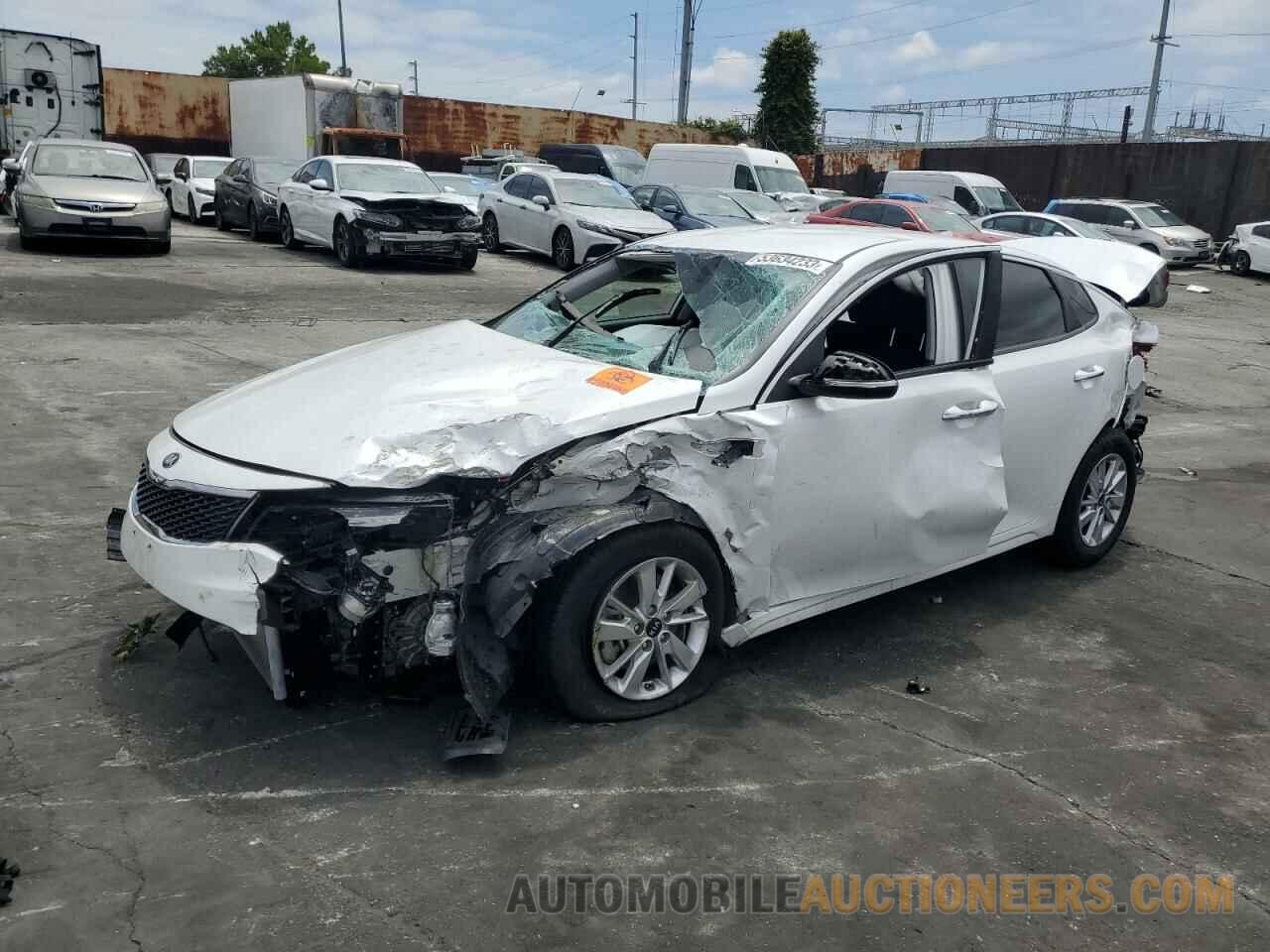 KNAGT4L37J5216061 KIA OPTIMA 2018