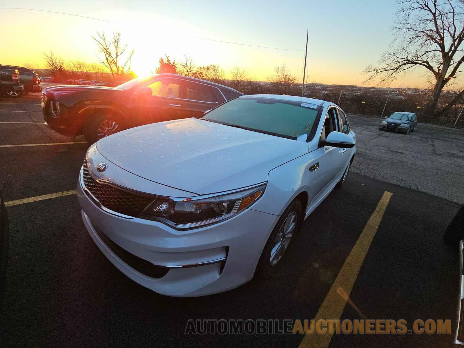 KNAGT4L3XG5106386 Kia Optima 2016