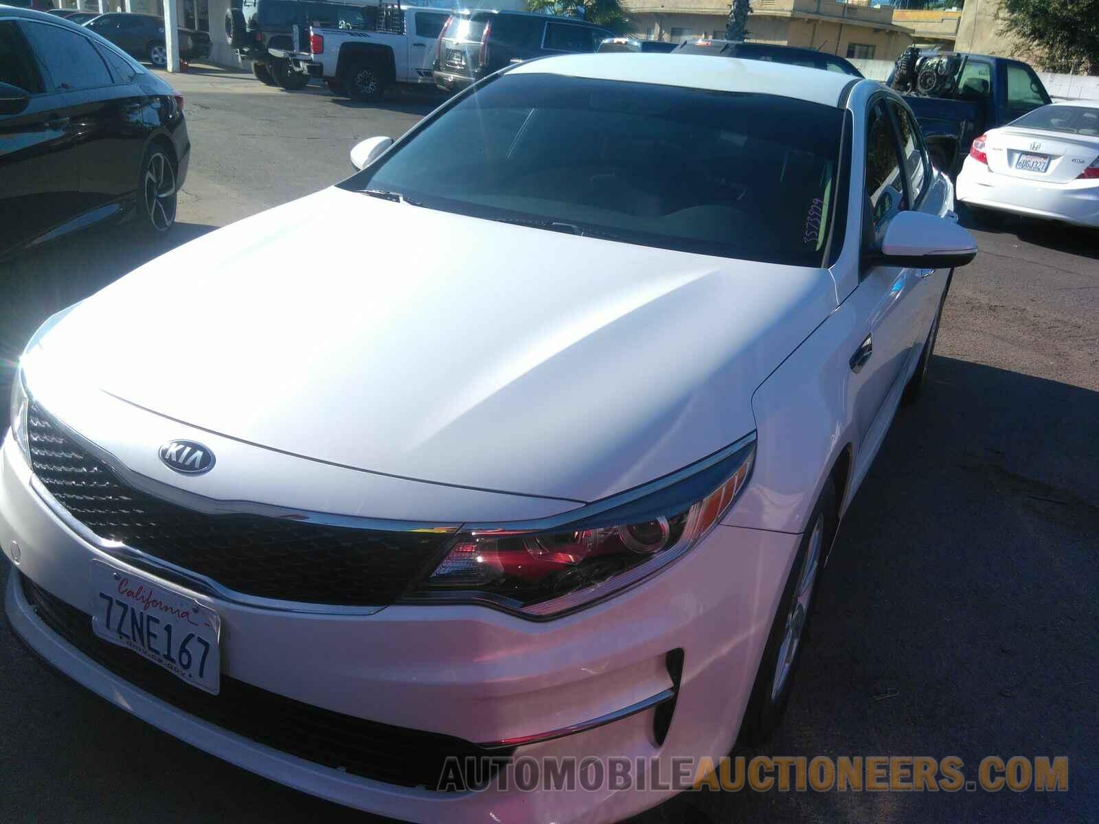 KNAGT4L3XH5133430 Kia Optima 2017