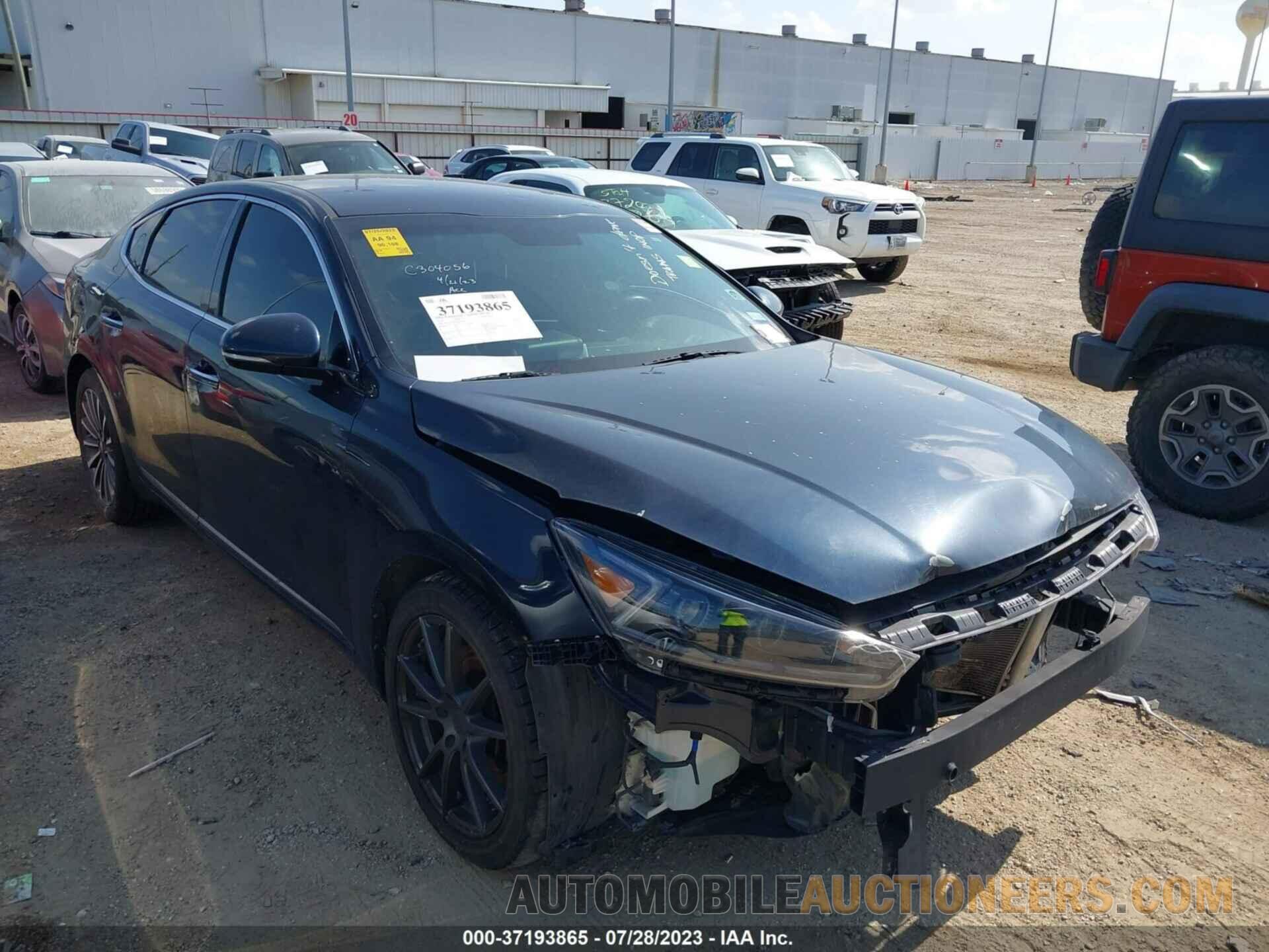 KNALC4J1XJ5097289 KIA CADENZA 2018