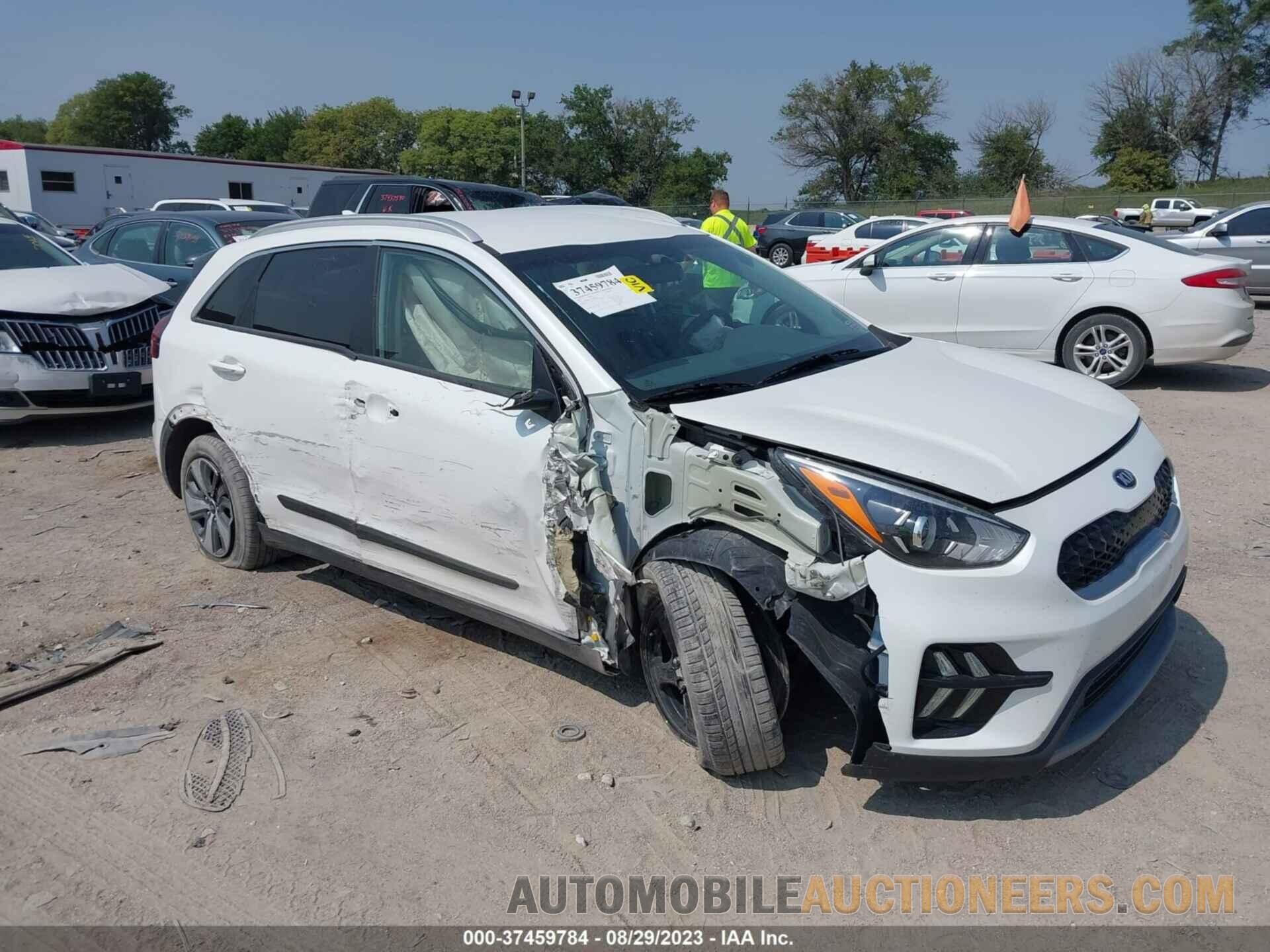 KNDCB3LC6L5371038 KIA NIRO 2020