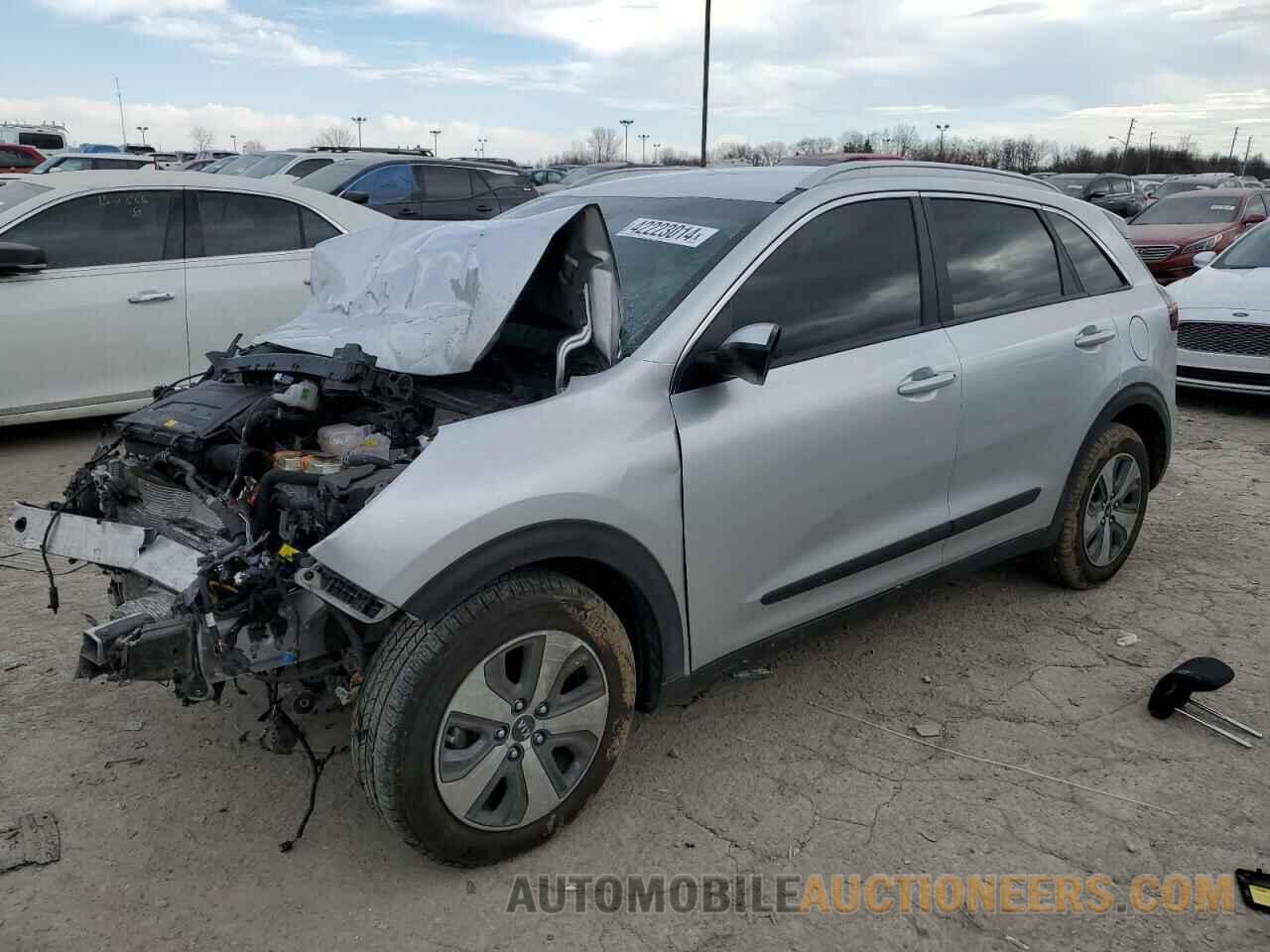 KNDCB3LC8M5471448 KIA NIRO 2021