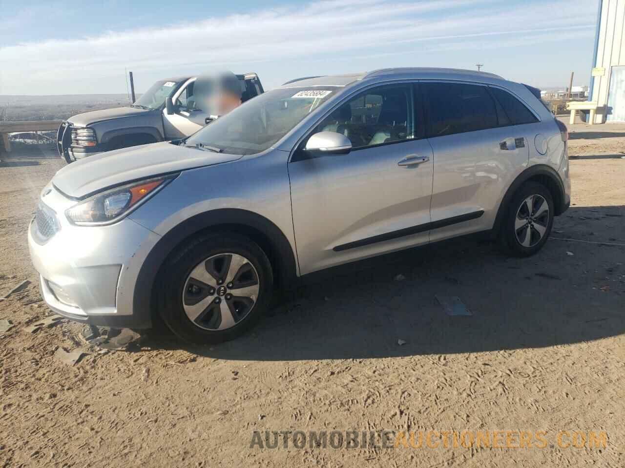 KNDCC3LC0H5048477 KIA NIRO 2017