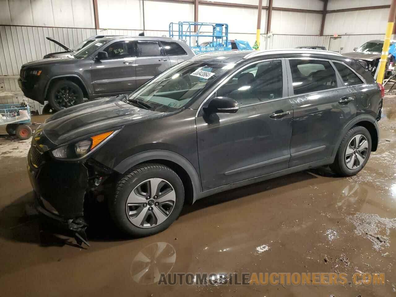 KNDCC3LC2J5175673 KIA NIRO 2018