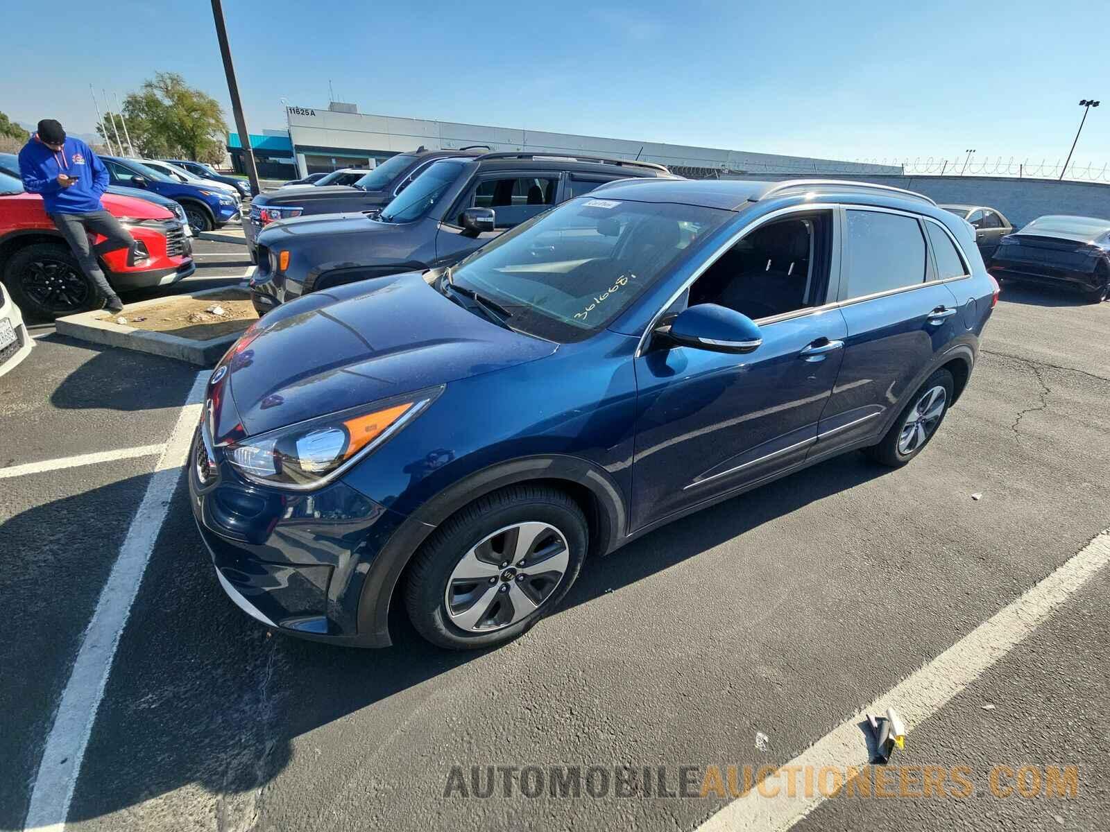 KNDCC3LC4H5058901 Kia Niro 2017