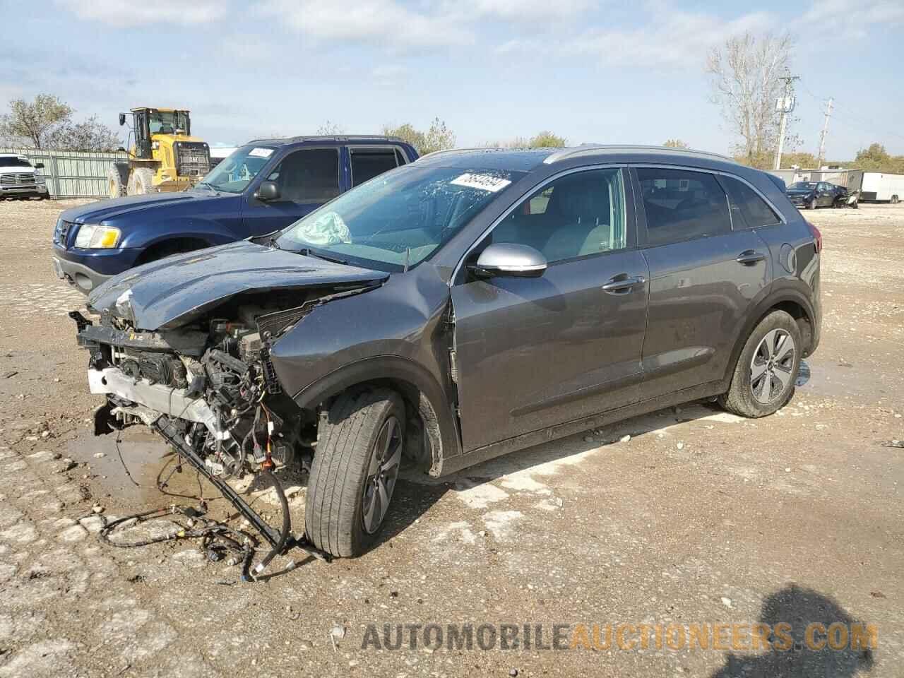 KNDCE3LC3J5160917 KIA NIRO 2018