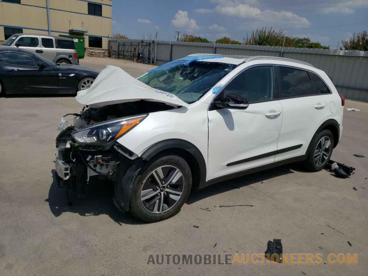 KNDCE3LC5L5424058 KIA NIRO 2020