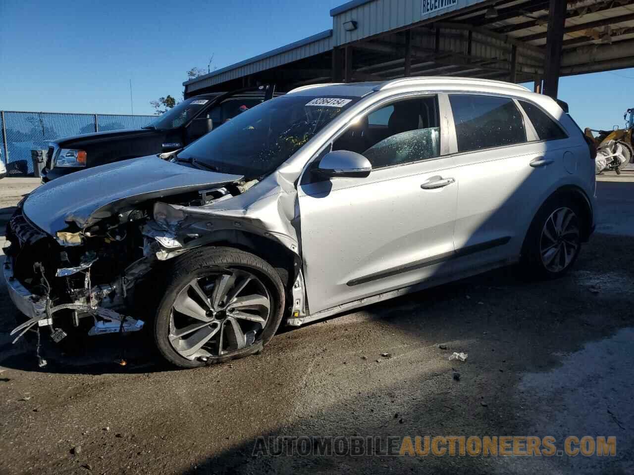 KNDCE3LC6H5069165 KIA NIRO 2017