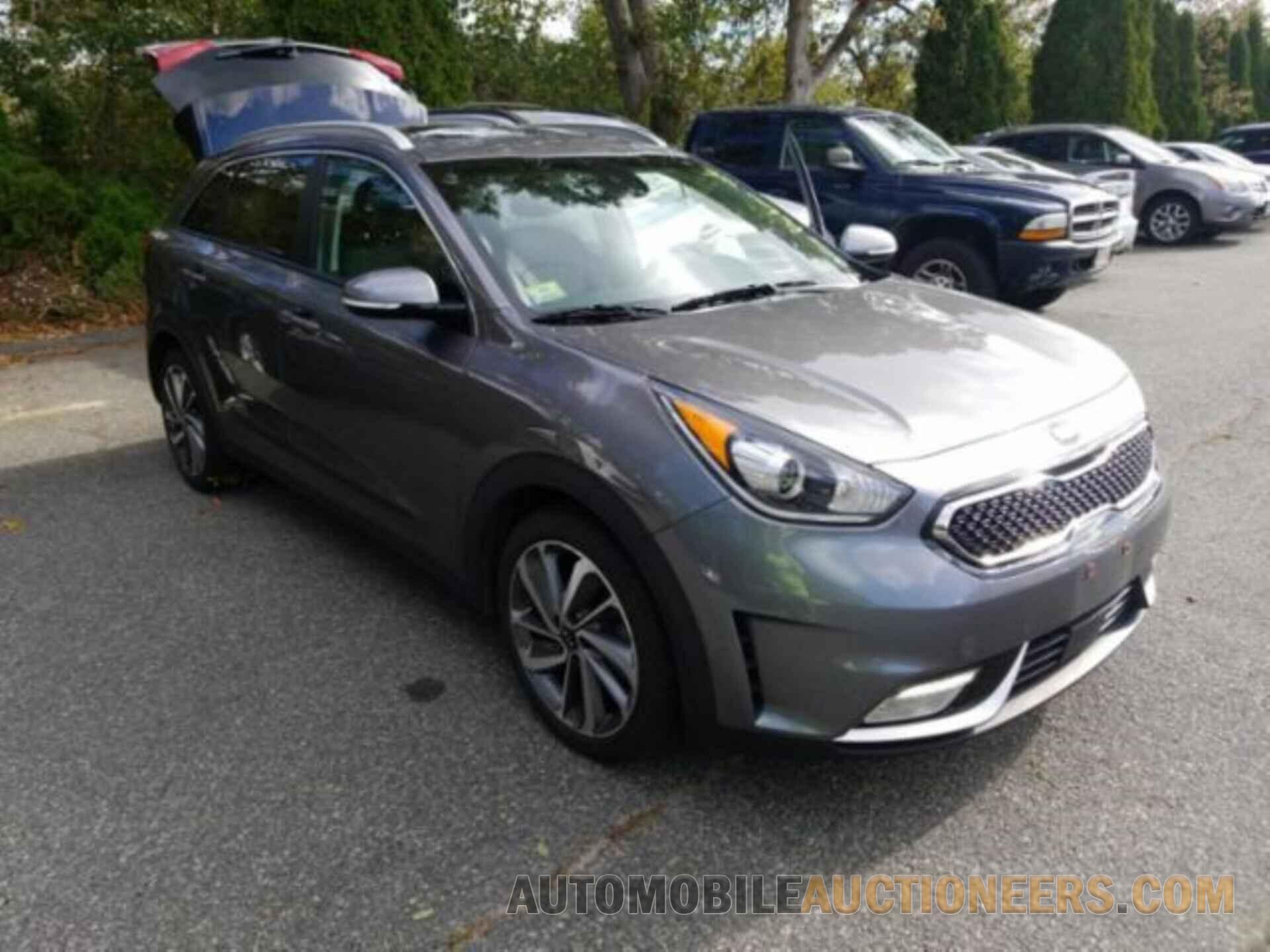 KNDCE3LC9J5119160 KIA NIRO 2018