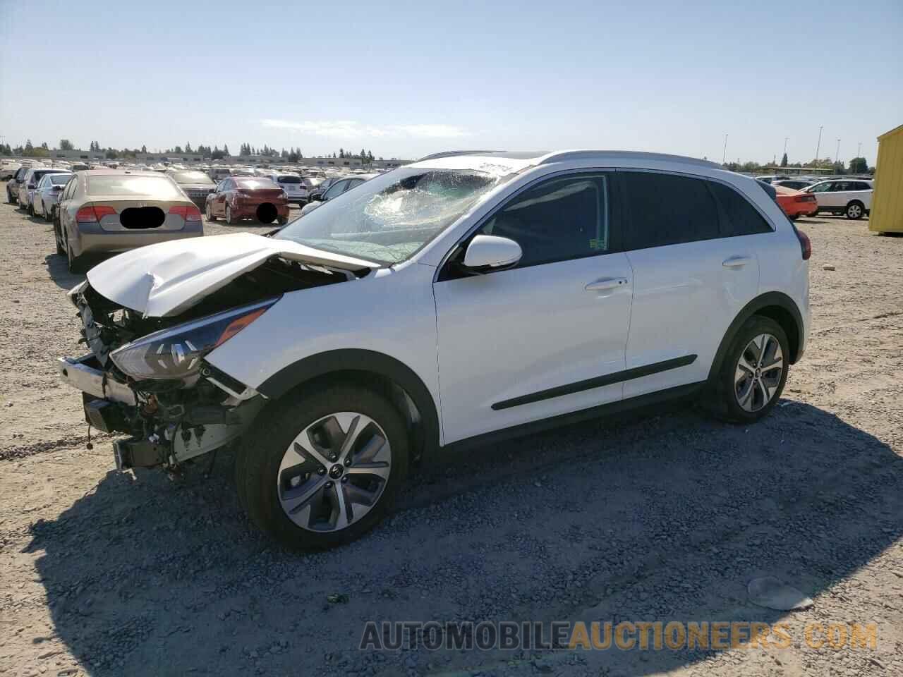 KNDCE3LG8L5053061 KIA NIRO 2020