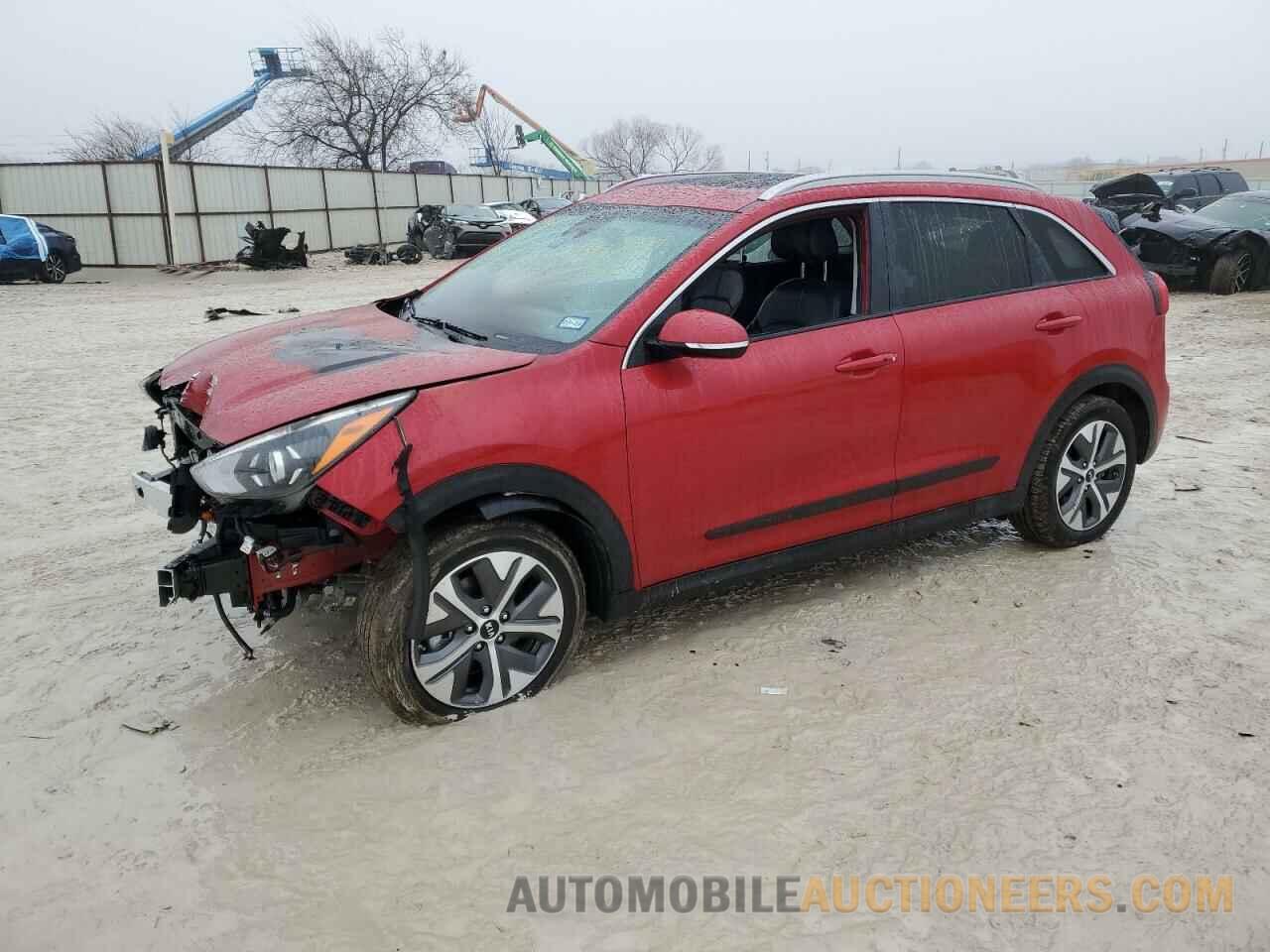 KNDCE3LG9L5060617 KIA NIRO 2020