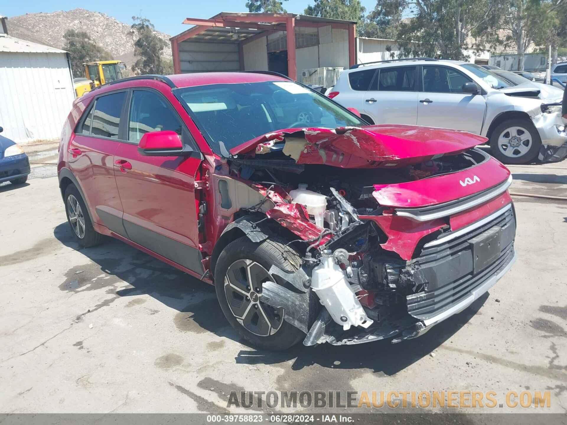 KNDCP3LE1R5175004 KIA NIRO 2024