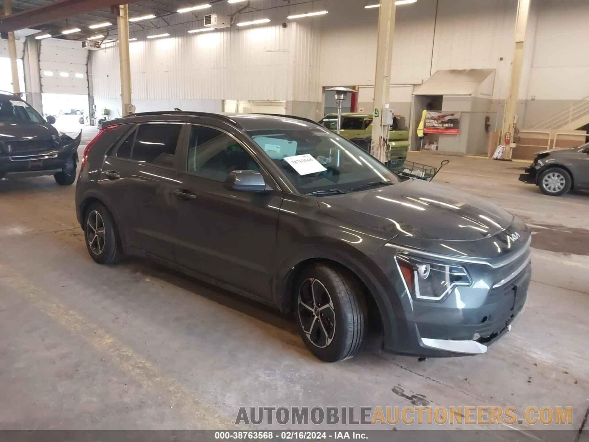 KNDCP3LE2R5137040 KIA NIRO 2024