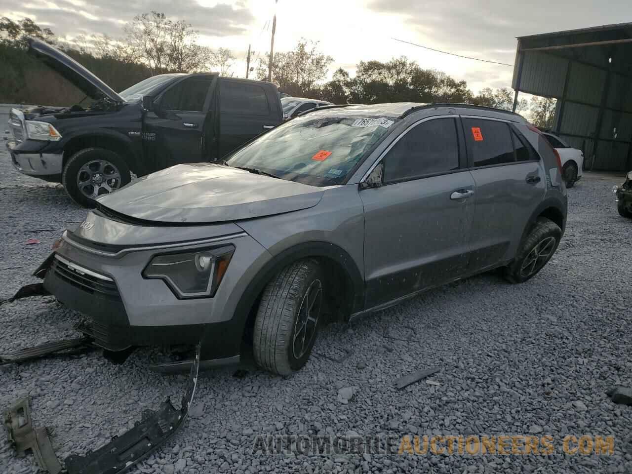 KNDCR3LE5P5082493 KIA NIRO 2023