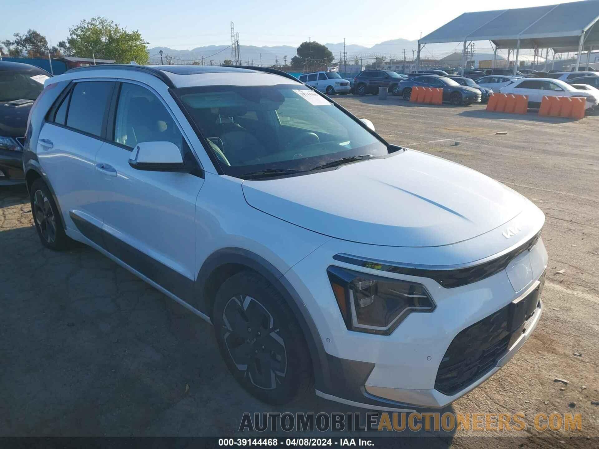 KNDCT3L14R5087136 KIA NIRO EV 2024