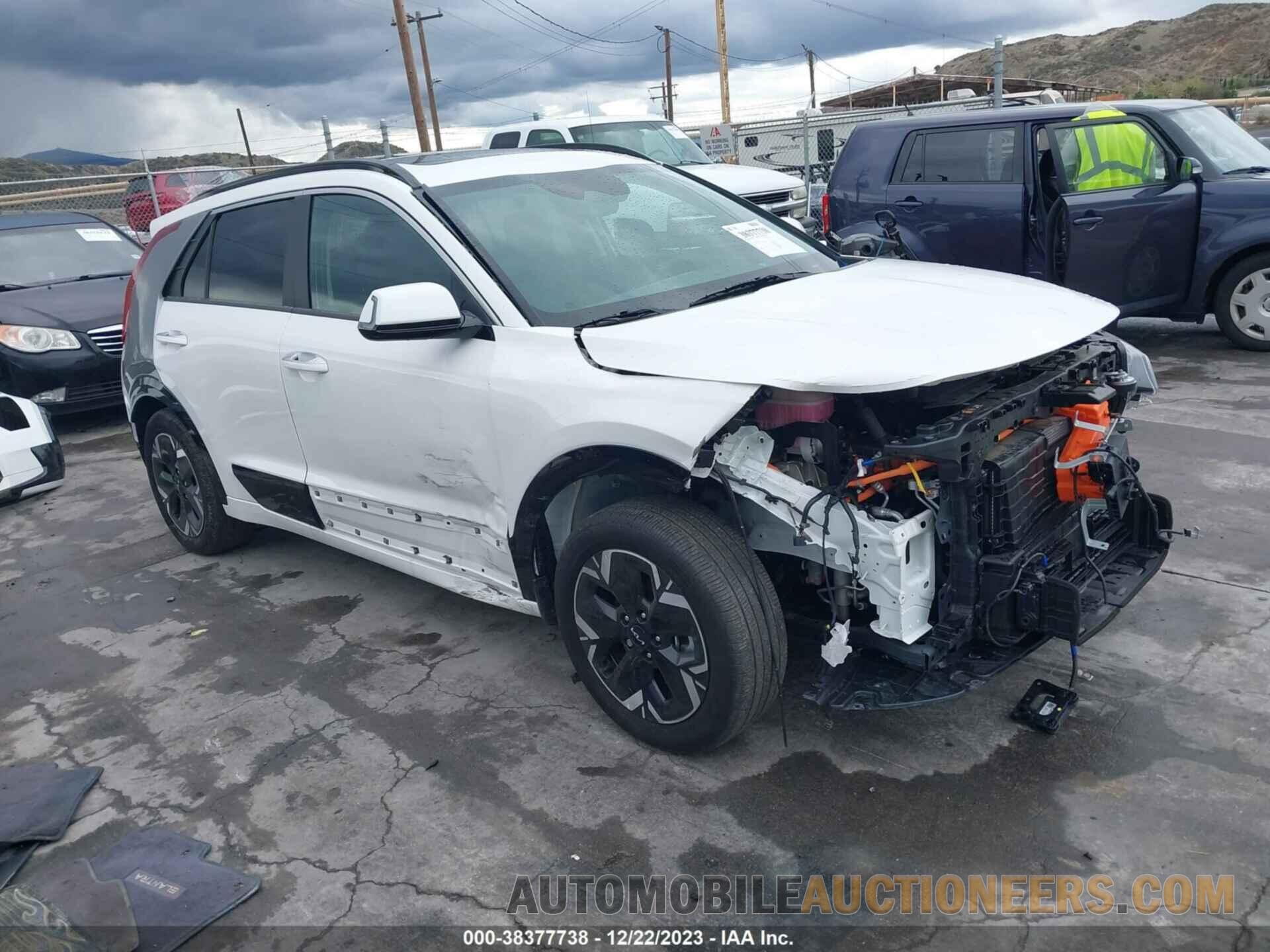 KNDCT3L1XP5039122 KIA NIRO EV 2023