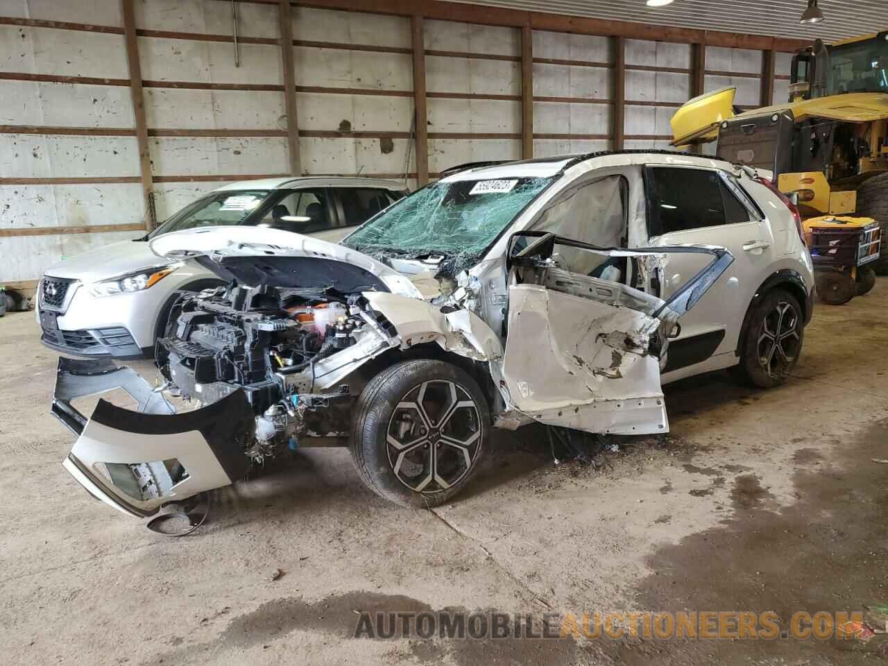 KNDCT3LE7P5046175 KIA NIRO SX 2023