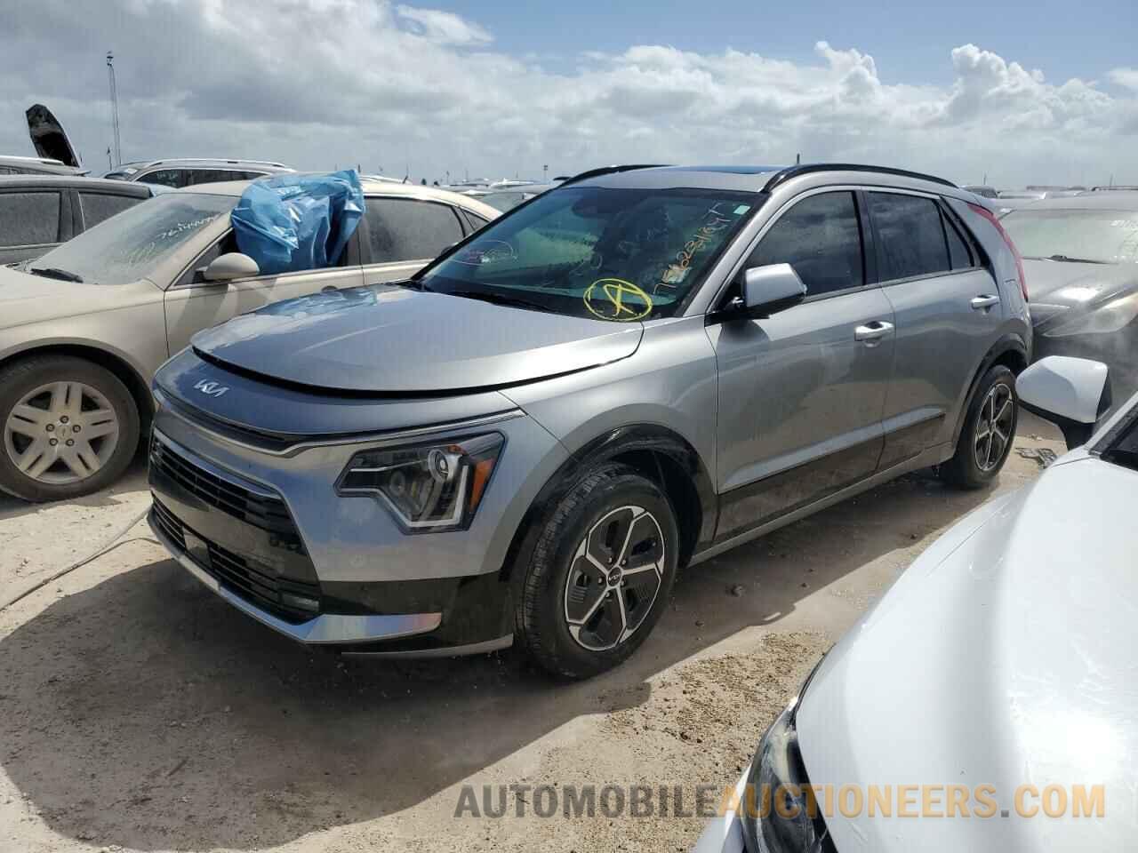 KNDCT3LE8R5131674 KIA NIRO SX 2024