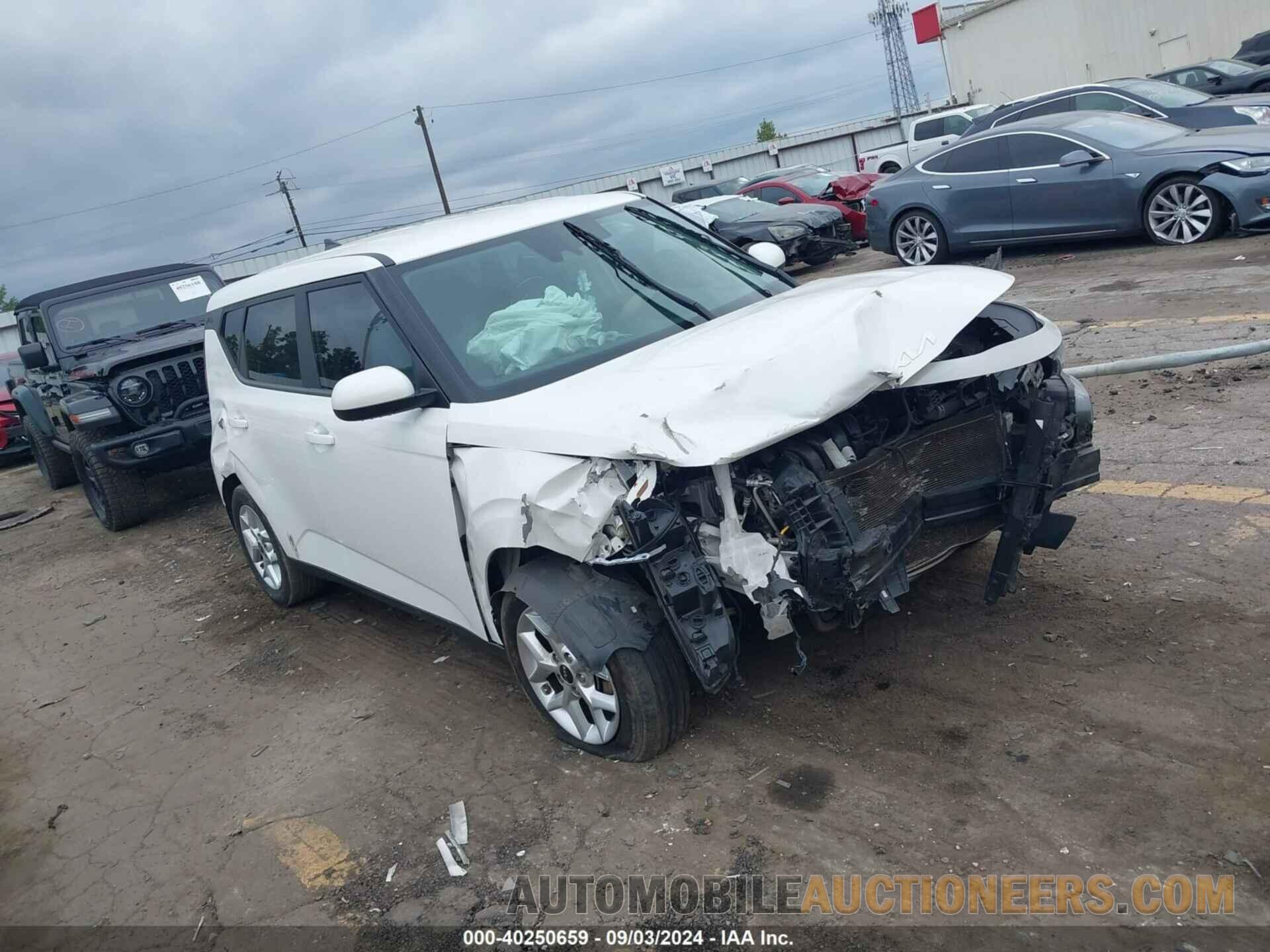 KNDJ23AU1N7163157 KIA SOUL 2022