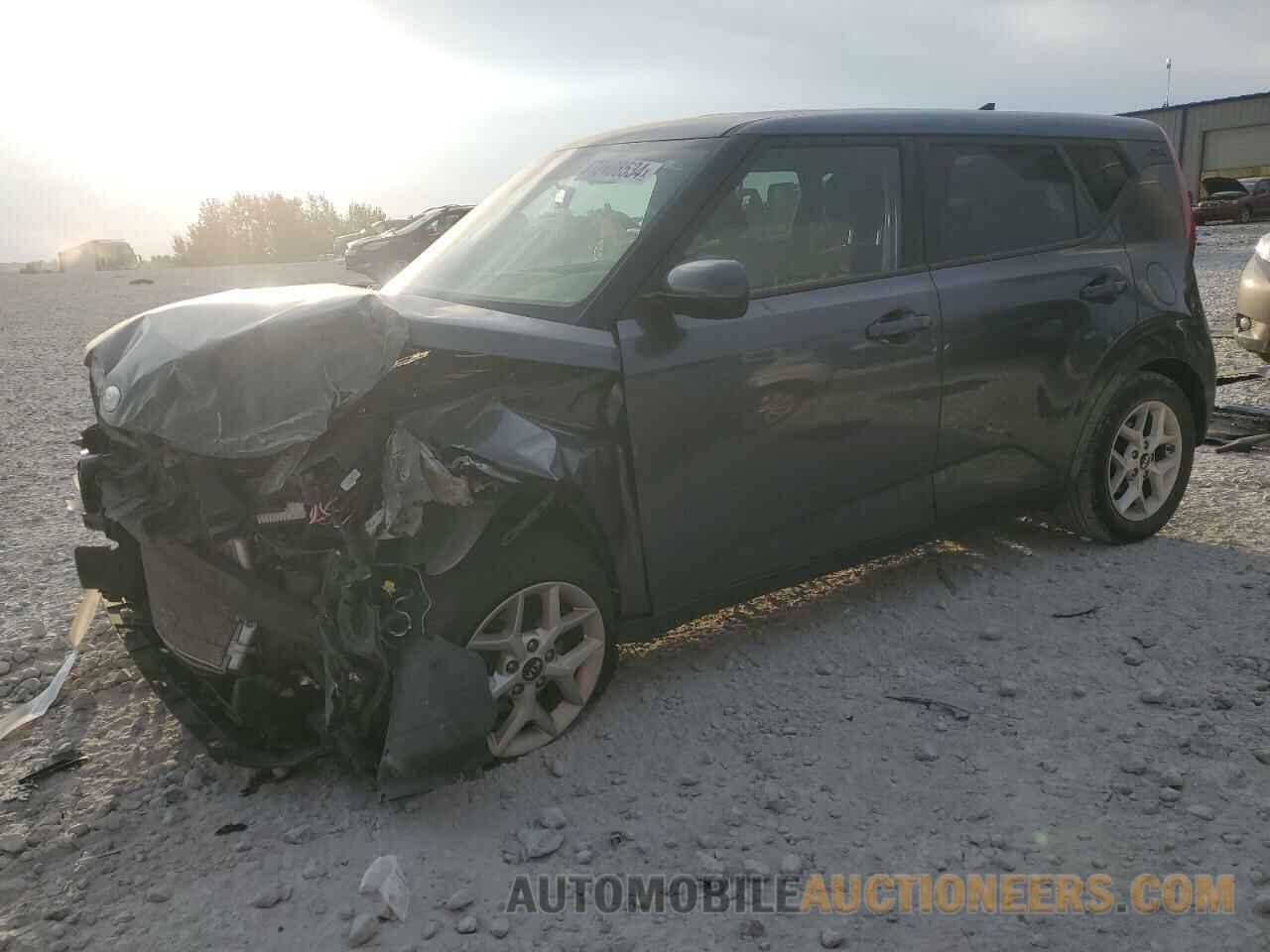 KNDJ23AU9L7042485 KIA SOUL 2020