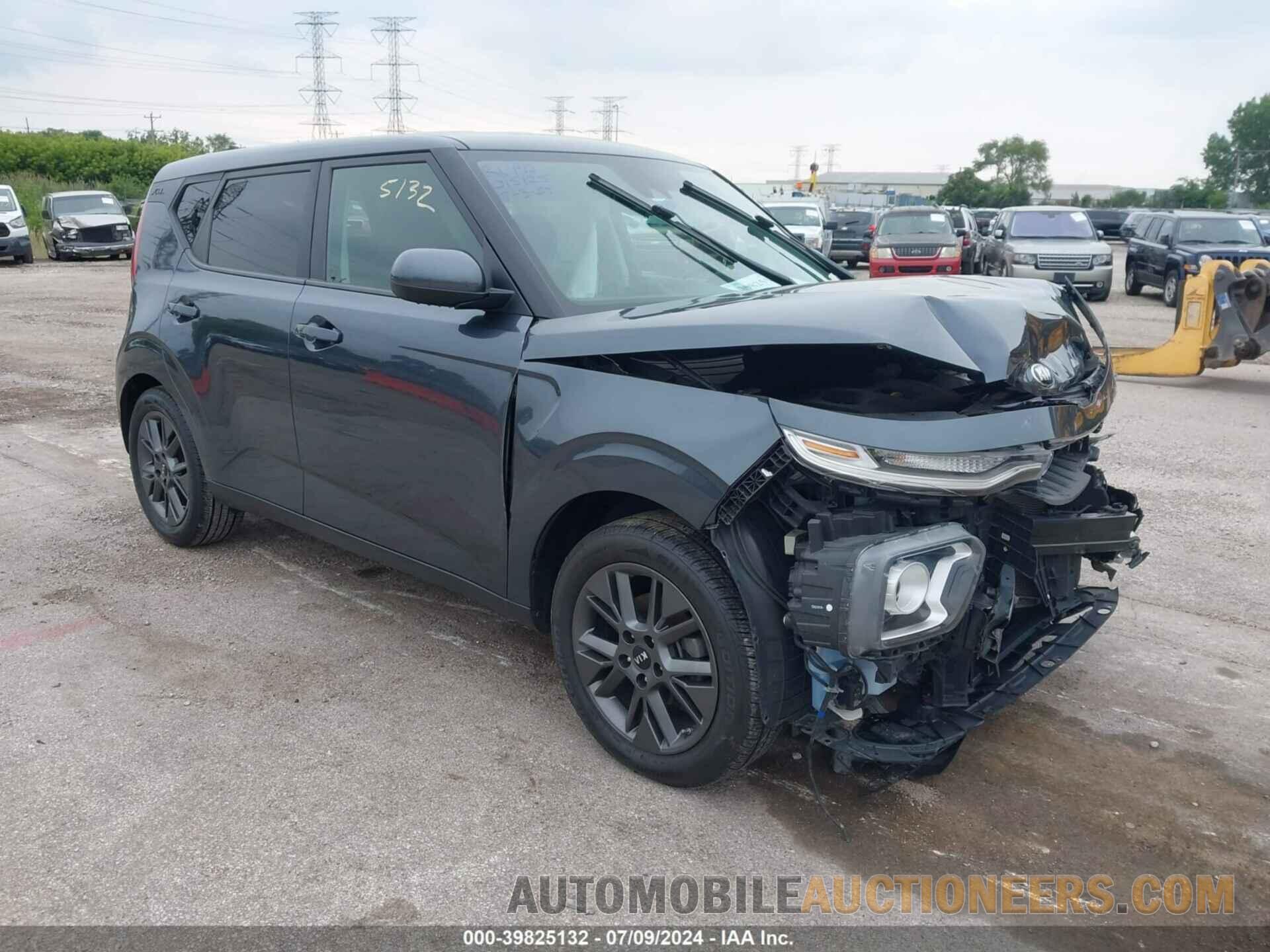 KNDJ33AU2L7015125 KIA SOUL 2020