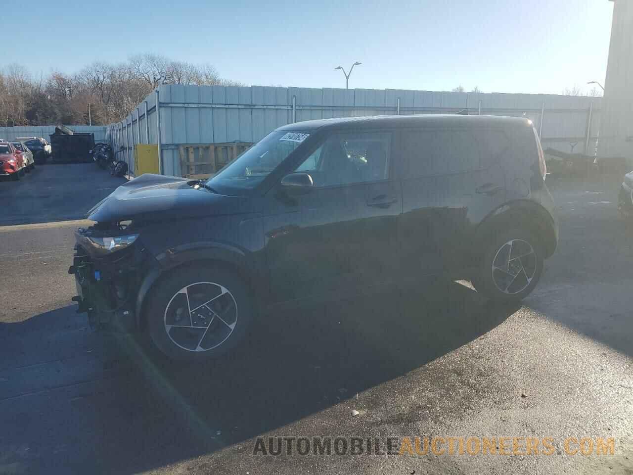 KNDJ33AU8P7852919 KIA SOUL 2023