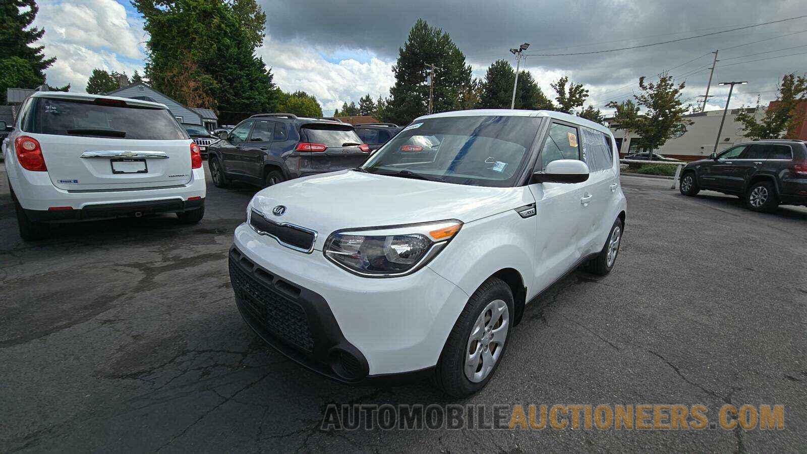 KNDJN2A21F7151446 Kia  2015