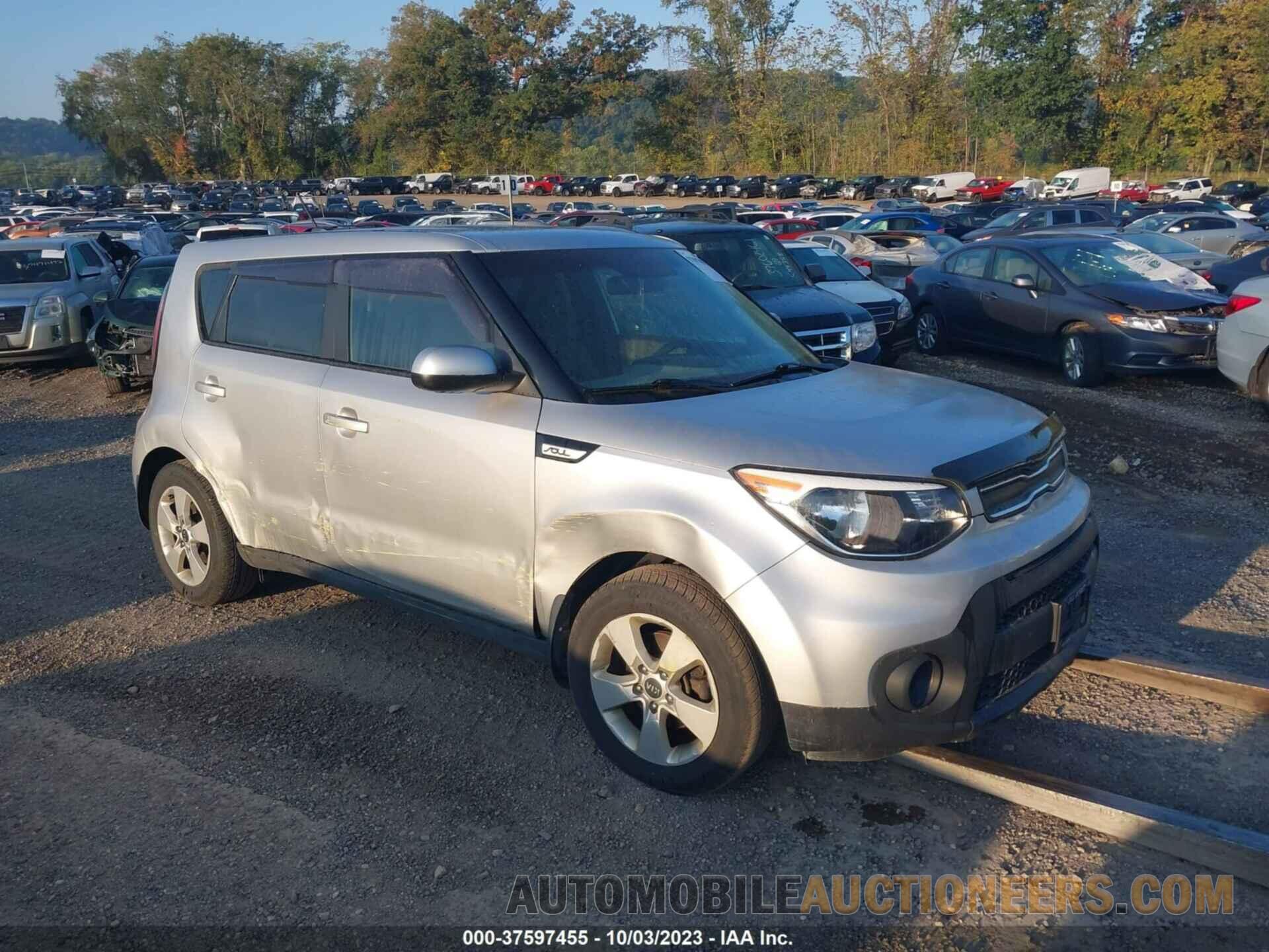 KNDJN2A21J7609365 KIA SOUL 2018