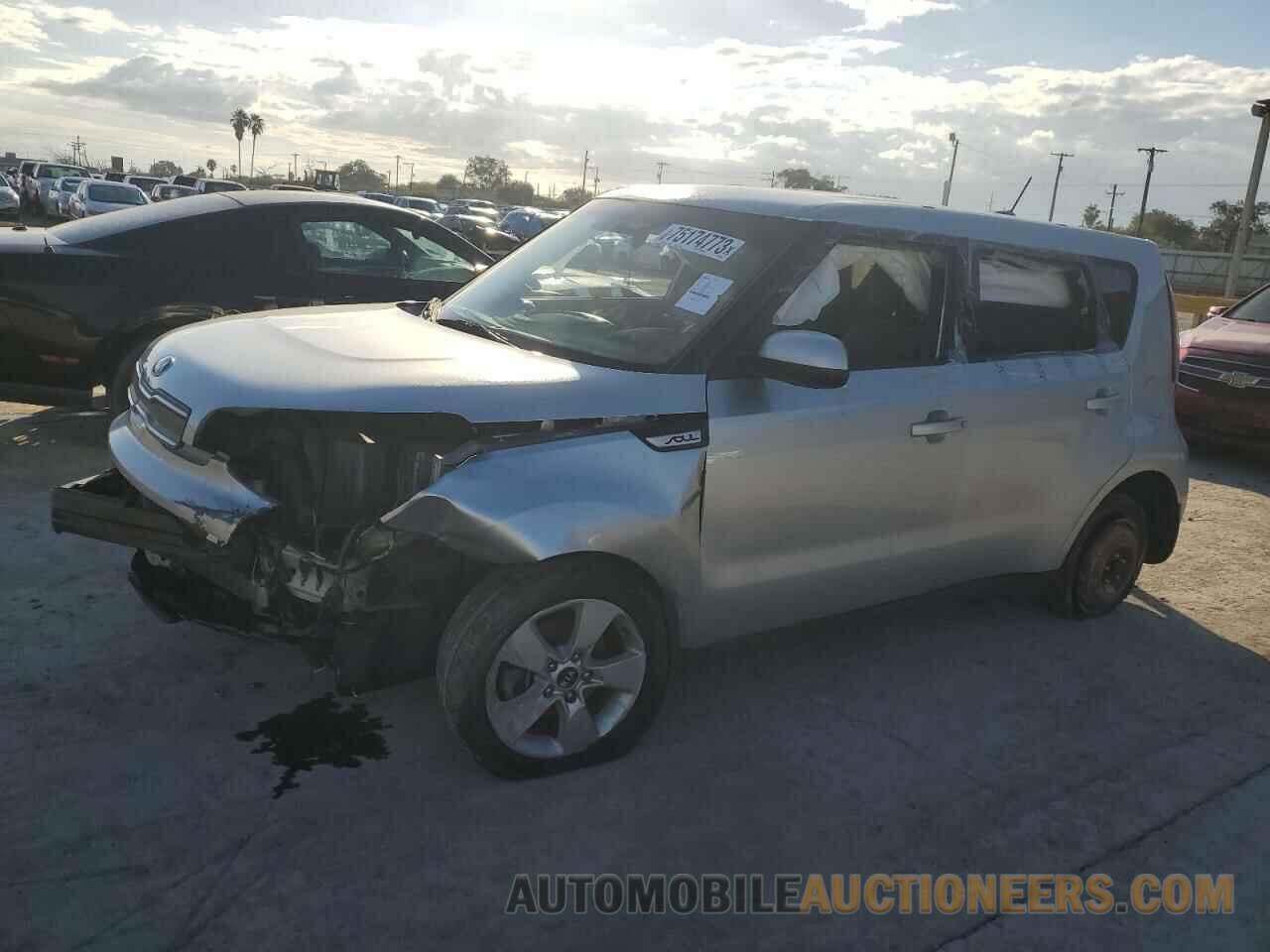 KNDJN2A25J7548697 KIA SOUL 2018