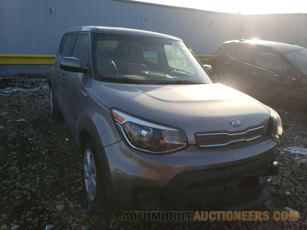 KNDJN2A26J7590814 KIA SOUL 2018