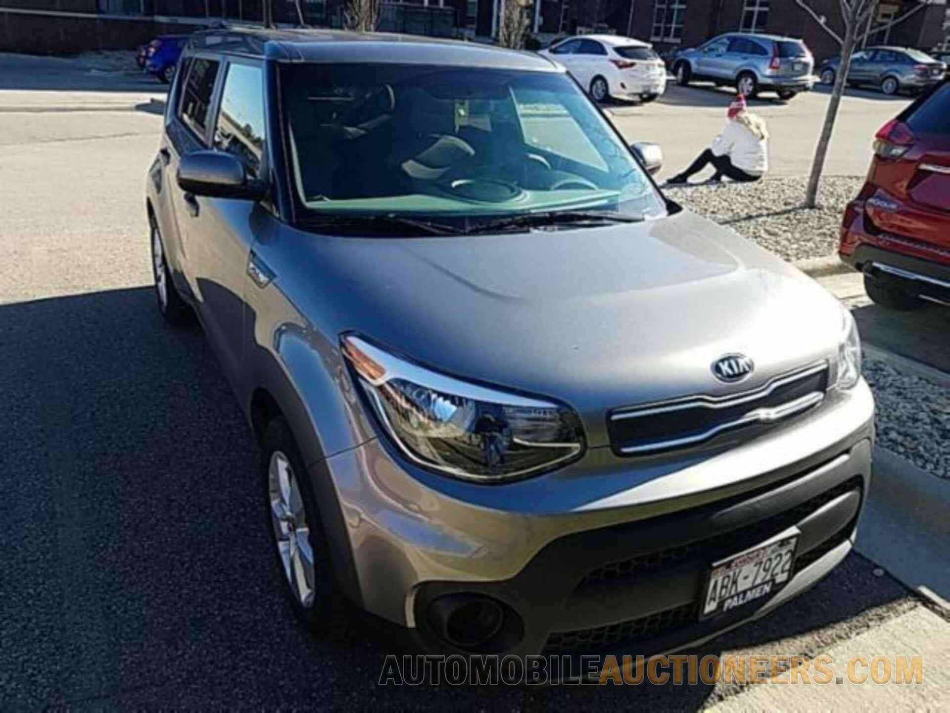 KNDJN2A28J7532901 KIA SOUL 2018