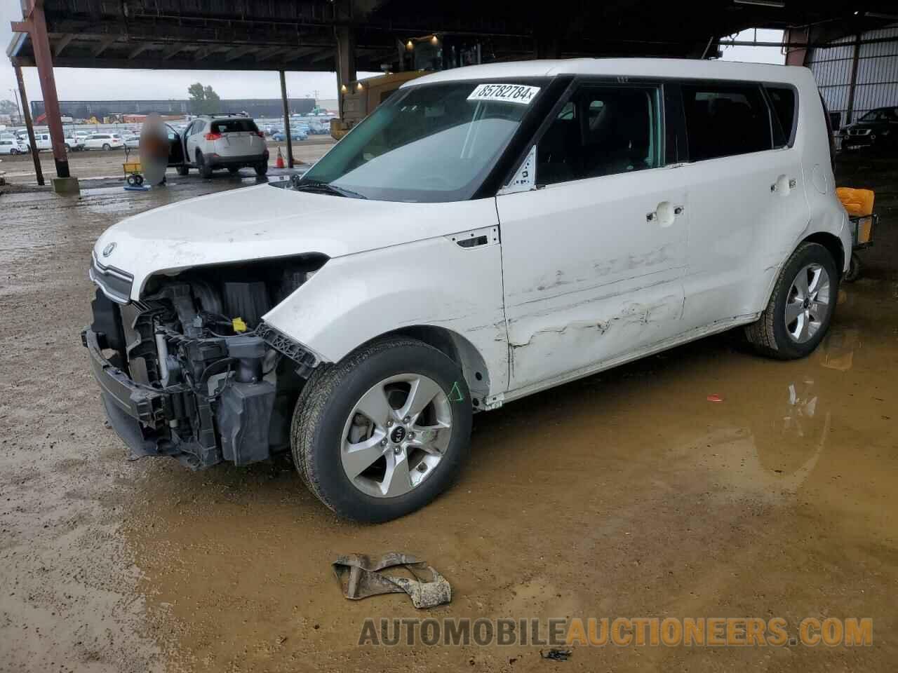 KNDJN2A28J7535250 KIA SOUL 2018