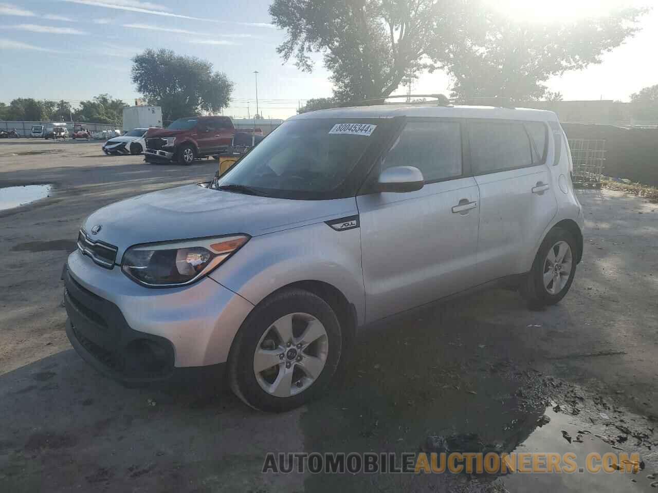 KNDJN2A2XH7439694 KIA SOUL 2017