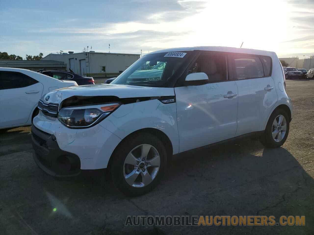 KNDJN2A2XH7489916 KIA SOUL 2017