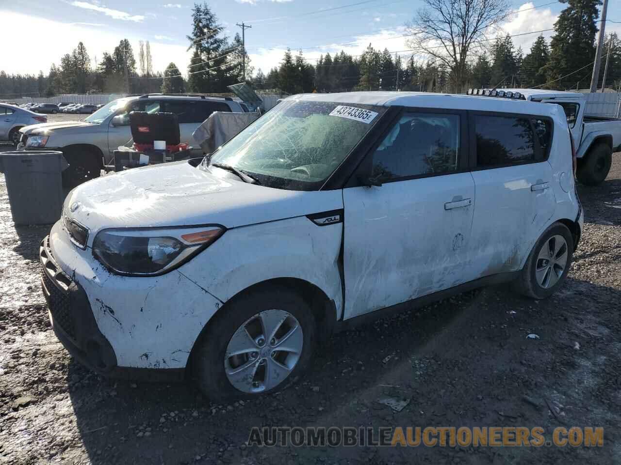 KNDJP3A51F7226883 KIA SOUL 2015