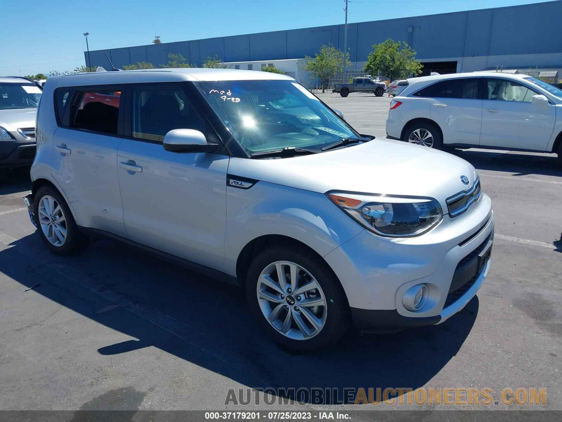 KNDJP3A55J7568619 KIA SOUL 2018