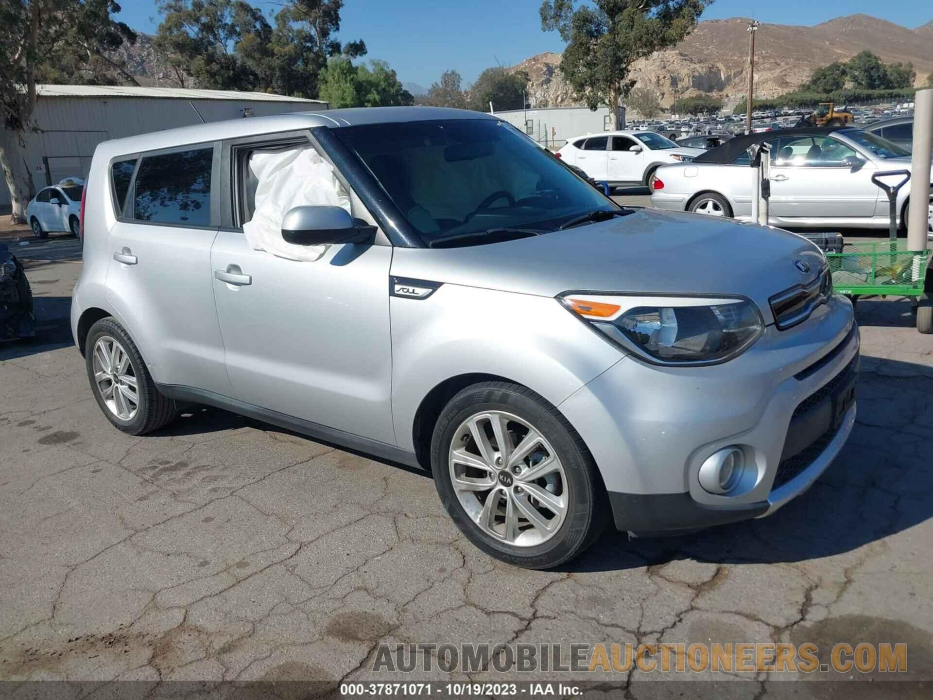 KNDJP3A55J7605524 KIA SOUL 2018