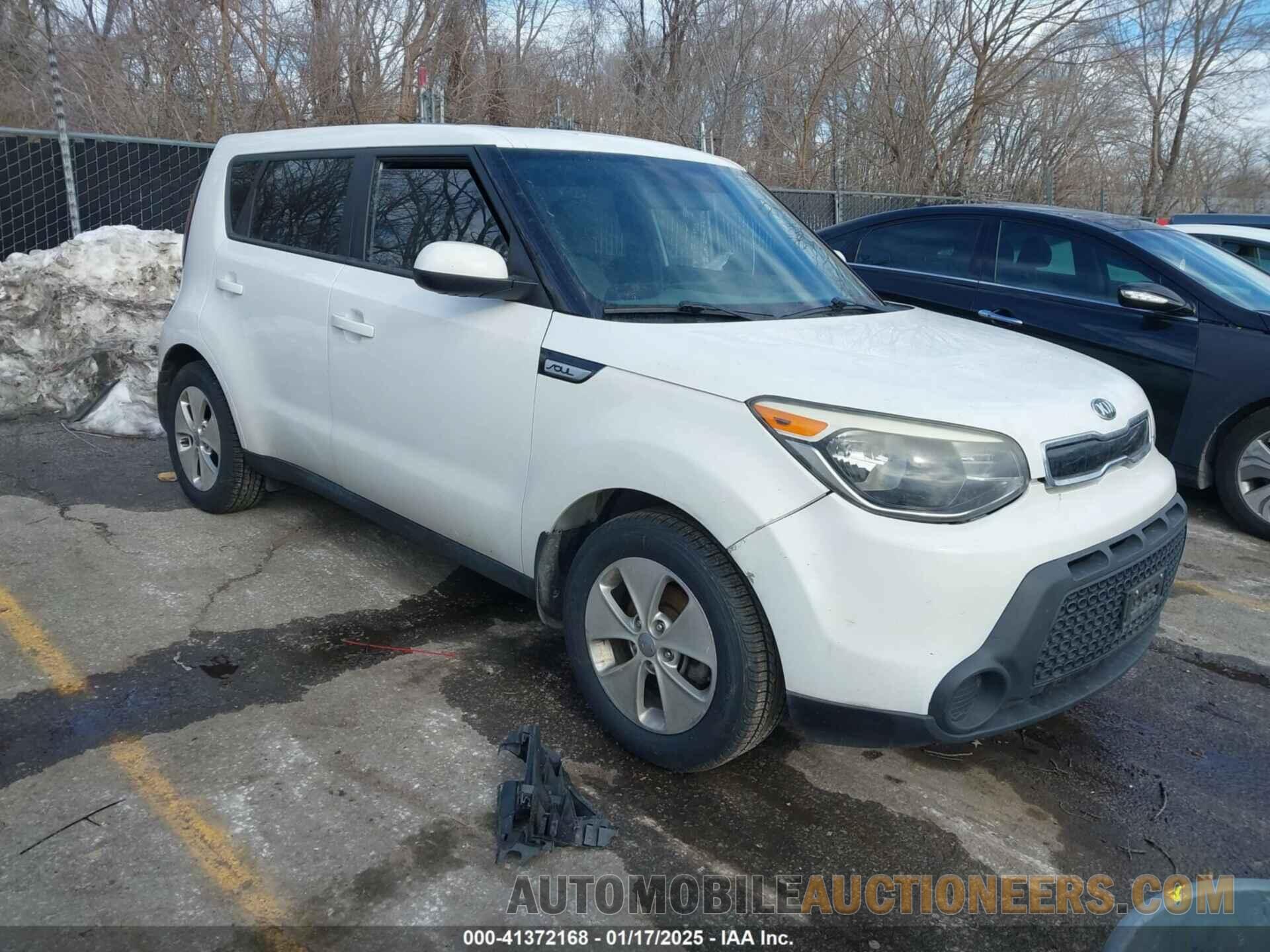 KNDJP3A56F7112054 KIA SOUL 2015