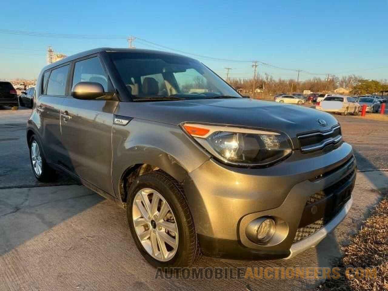 KNDJP3A58K7008983 KIA SOUL 2019