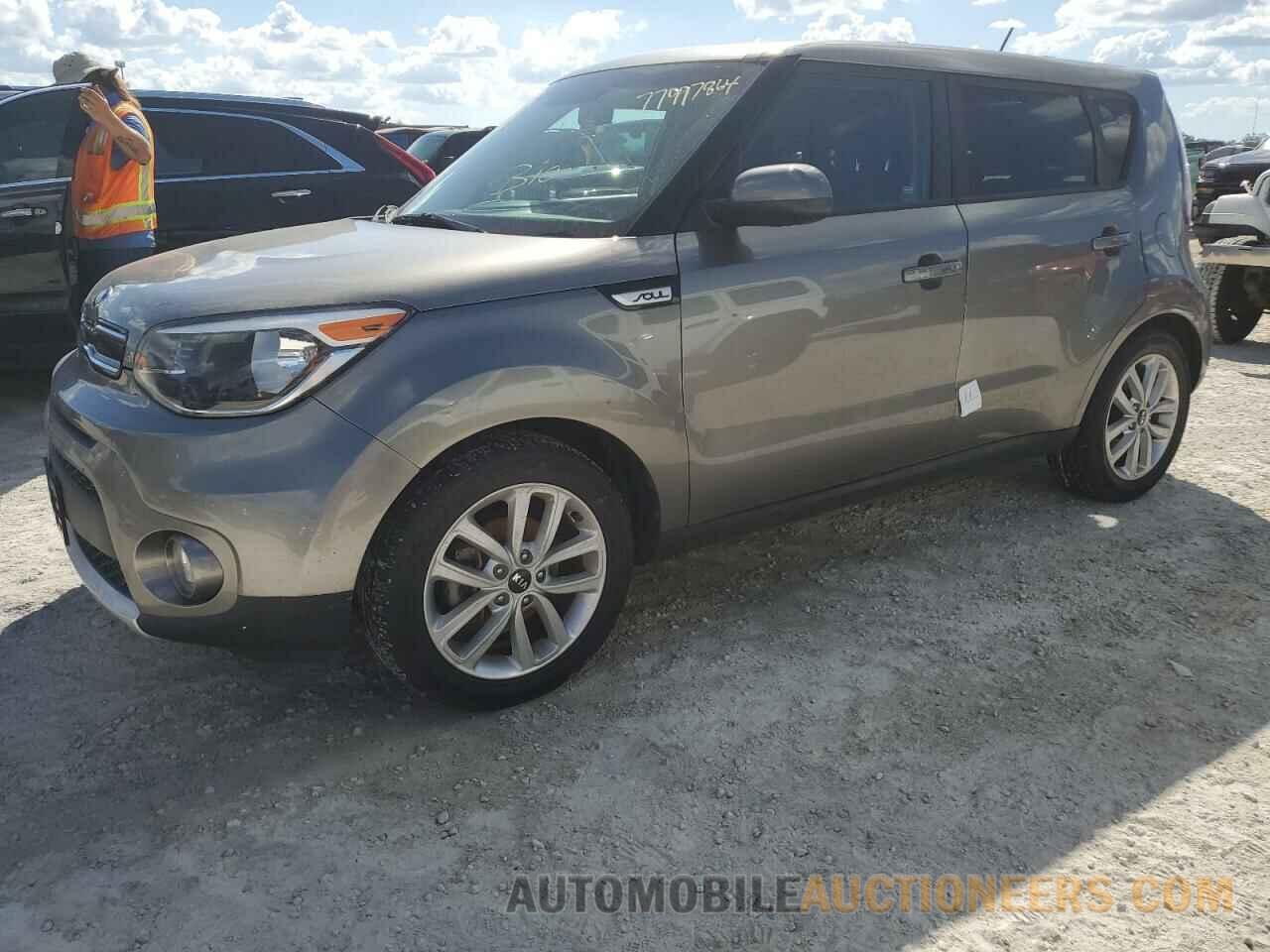 KNDJP3A5XH7429113 KIA SOUL 2017