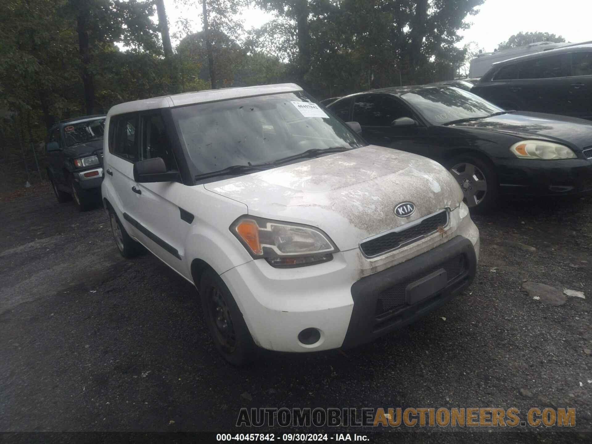 KNDJT2A11B7261811 KIA SOUL 2011