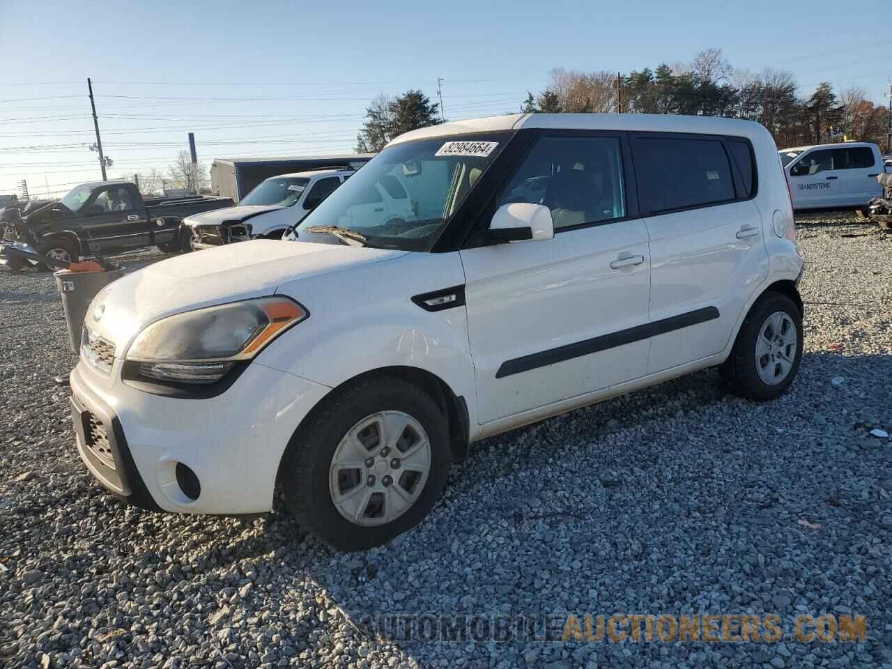 KNDJT2A50D7570885 KIA SOUL 2013