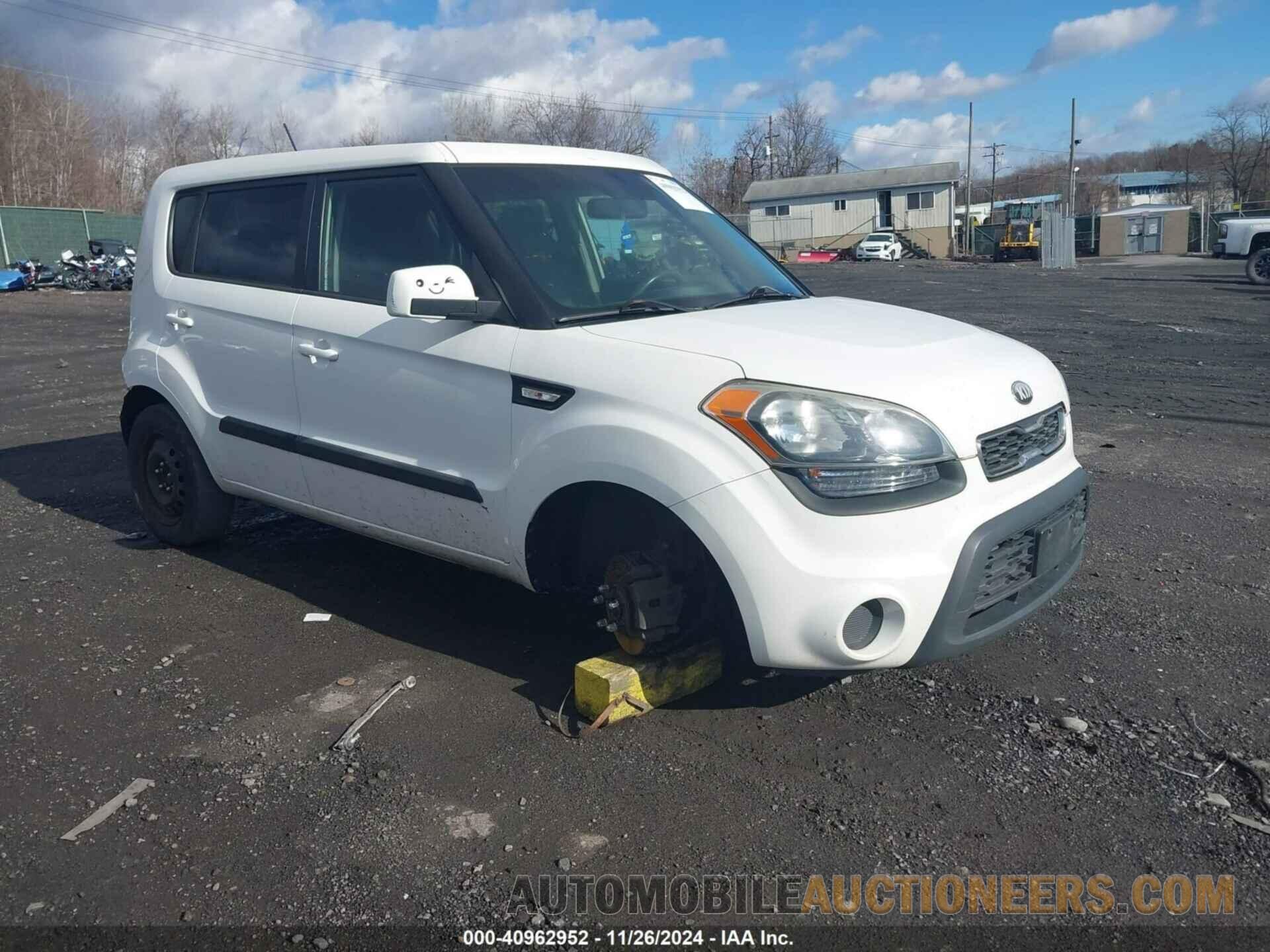 KNDJT2A53D7586563 KIA SOUL 2013