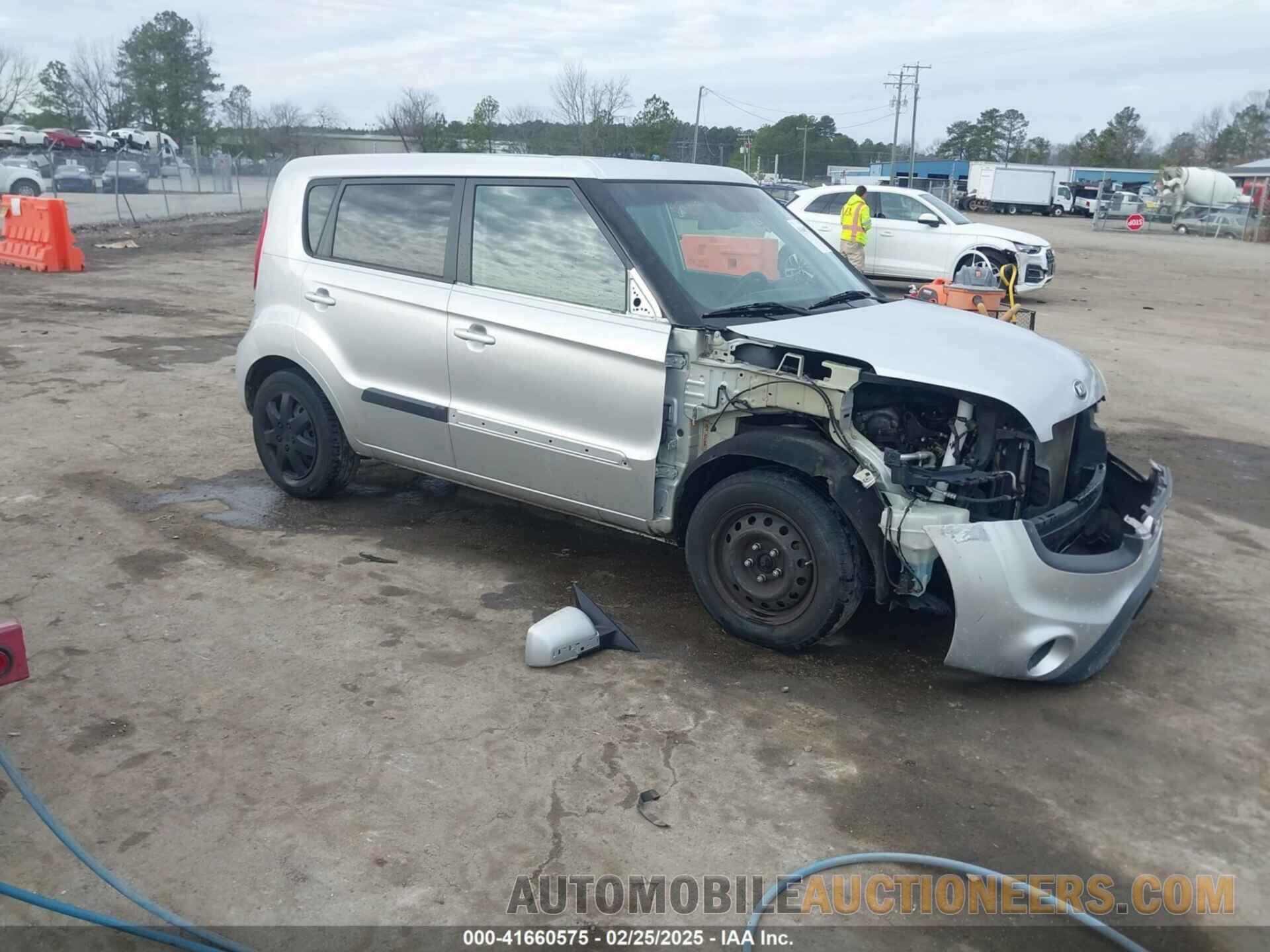 KNDJT2A57D7519142 KIA SOUL 2013