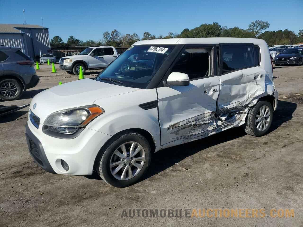 KNDJT2A61D7758338 KIA SOUL 2013