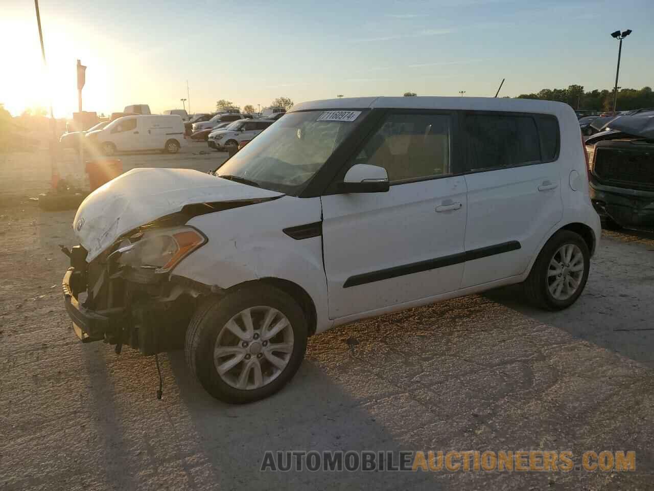 KNDJT2A61D7777200 KIA SOUL 2013