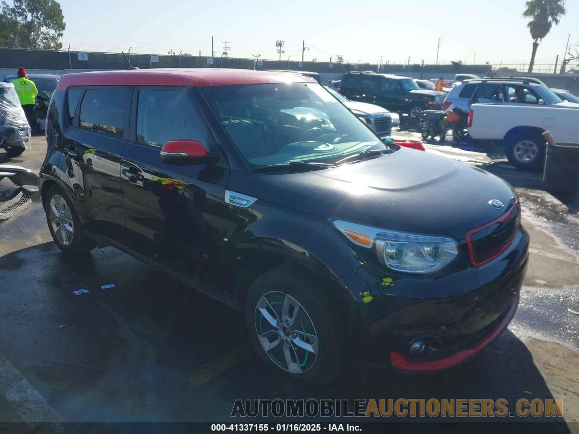 KNDJX3AE1J7026417 KIA SOUL EV 2018