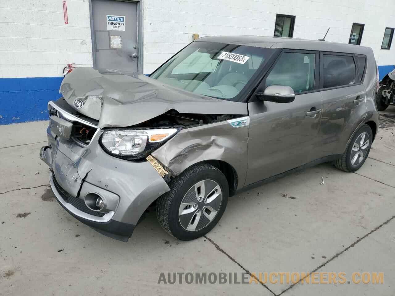 KNDJX3AE2J7032372 KIA SOUL 2018