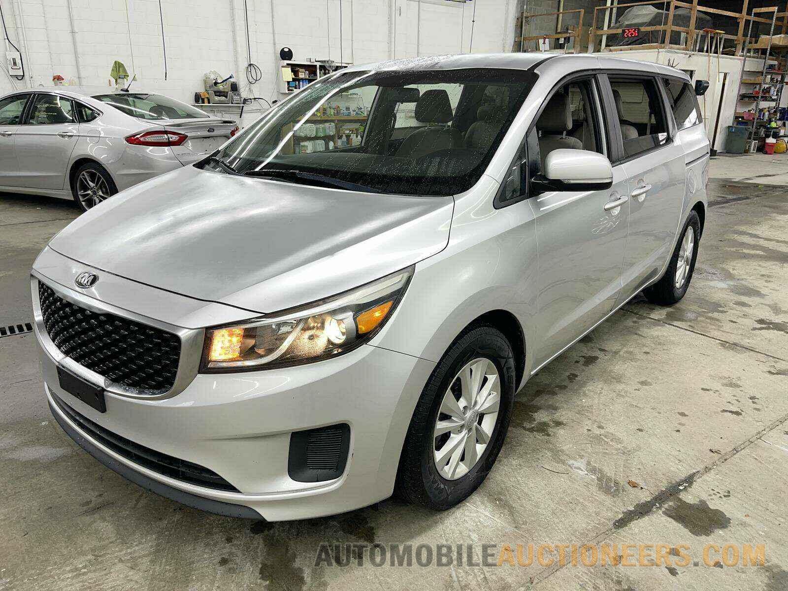 KNDMA5C12F6066880 Kia Sedona 2015