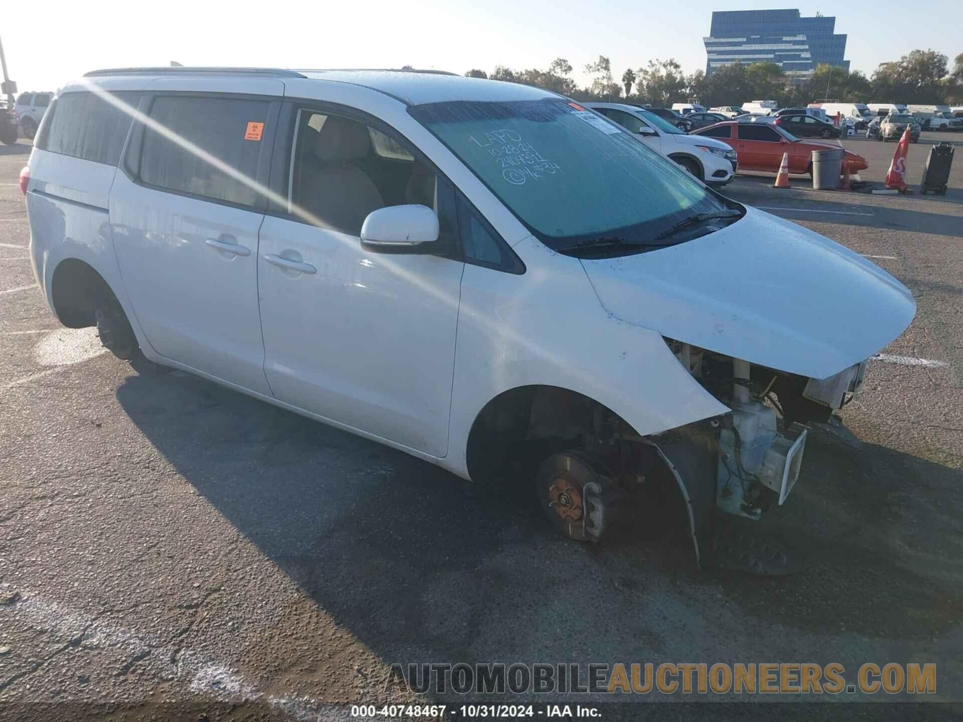 KNDMB5C10F6062419 KIA SEDONA 2015